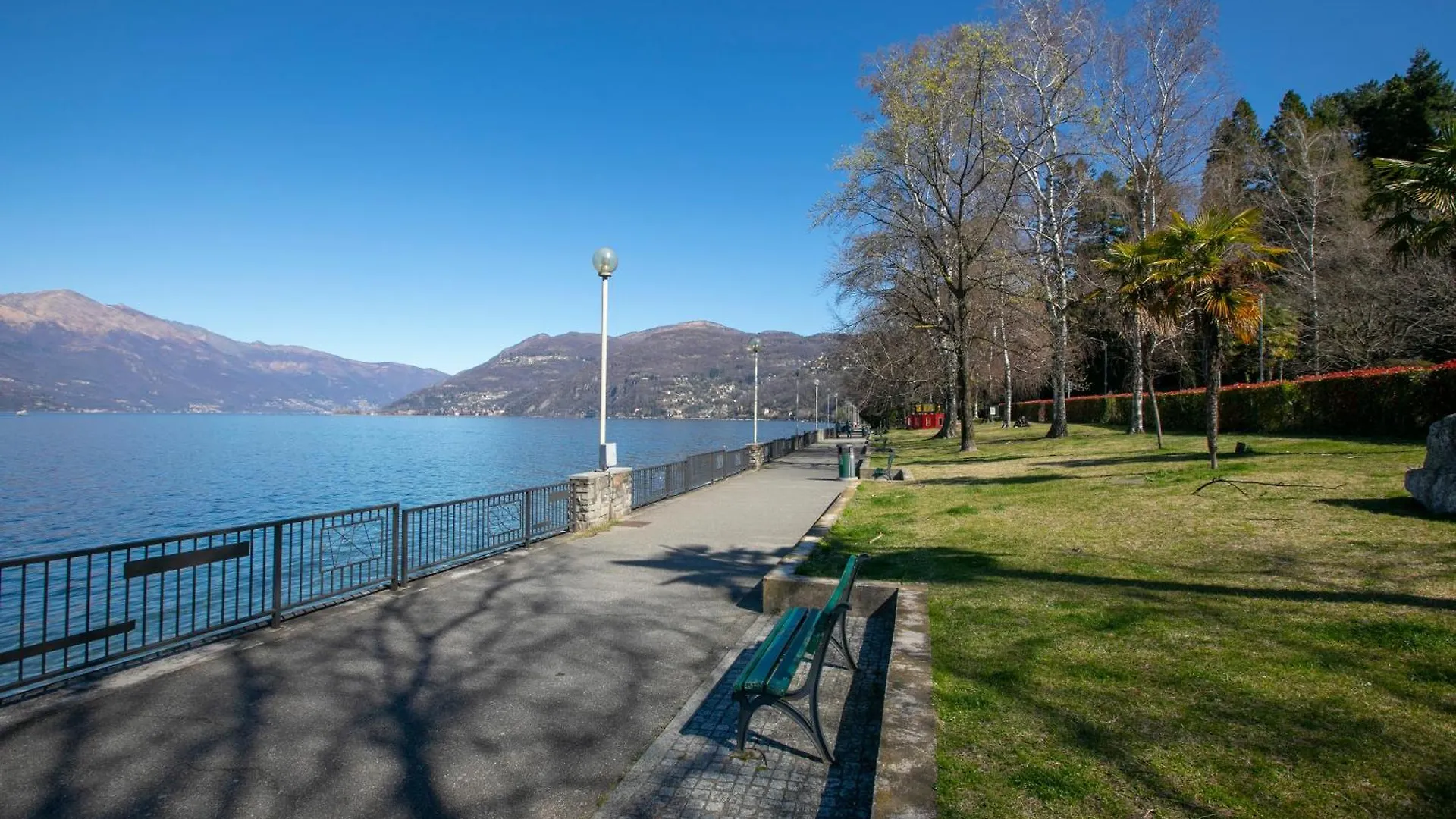 Residenza Gardenia Lake View Luino Center - Happy Rentals Italy